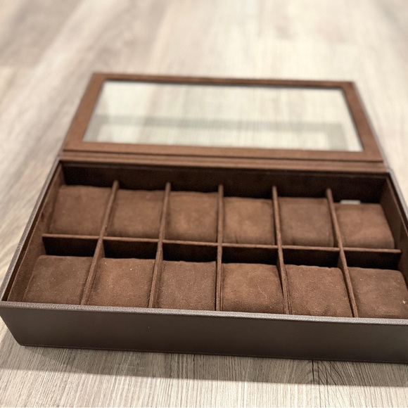 WOLF Watchbox For 12 Watches In Brown - Picture 5 of 7